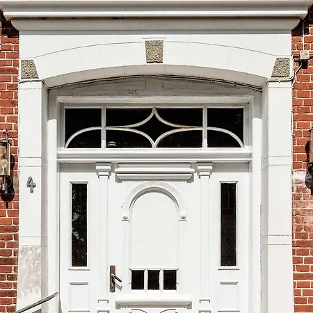 Alter Dorfkrug 2 公寓 *